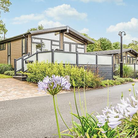 Woodside Coastal Retreat Hotel Fishbourne  Exterior photo