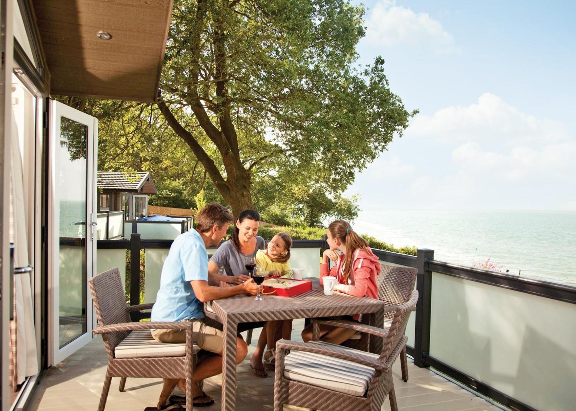 Woodside Coastal Retreat Hotel Fishbourne  Exterior photo